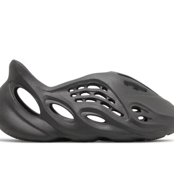 NWT adidas Yeezy Foam Runner ‘Onyx’ HP8739 Cavalodesigns store Size 5 - Picture 2 of 8